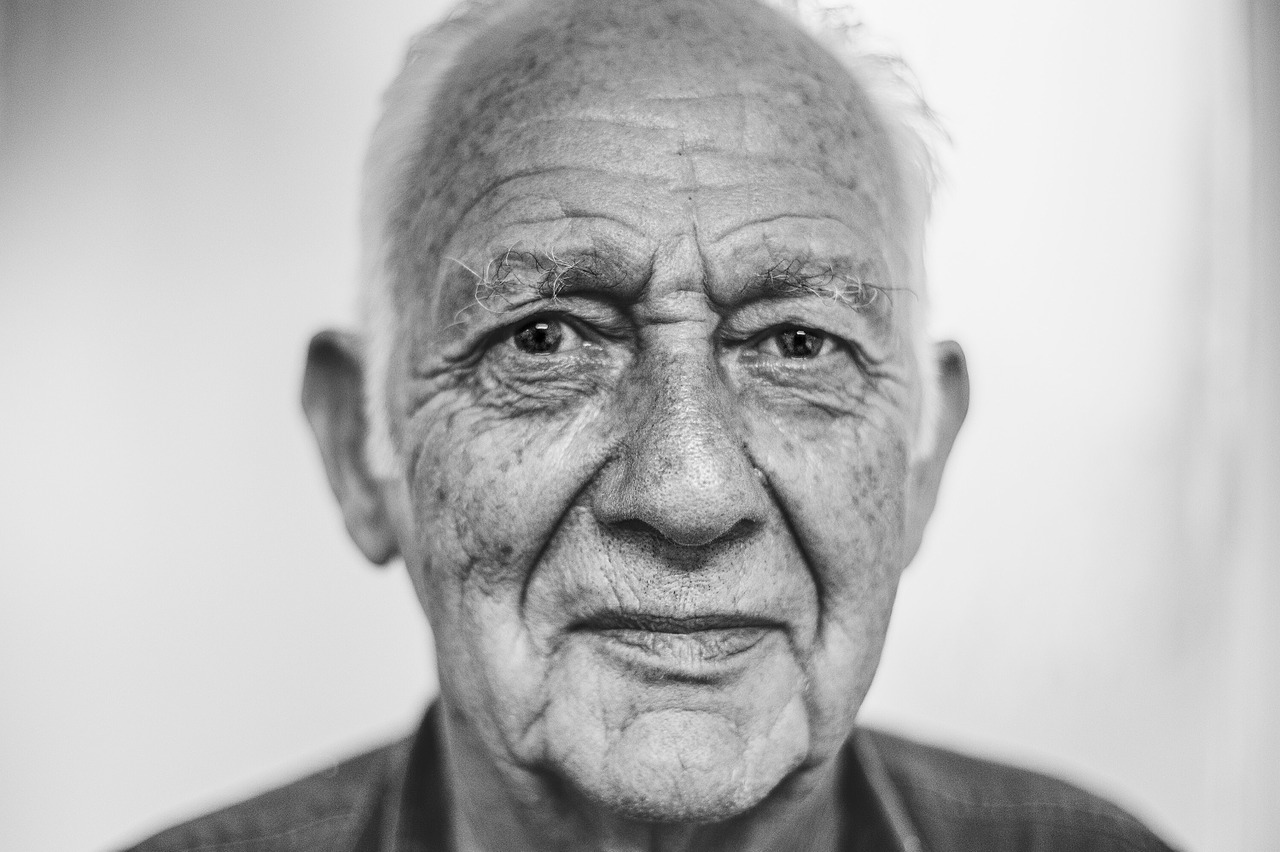 old-man-1208210_1280-1